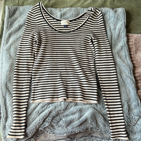 Black and white striped long sleeve - Picture 1 of 2